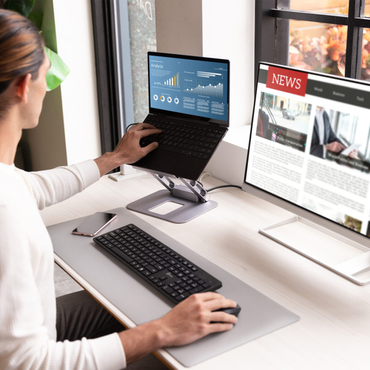 Multi-Angle 4K Docking Stand